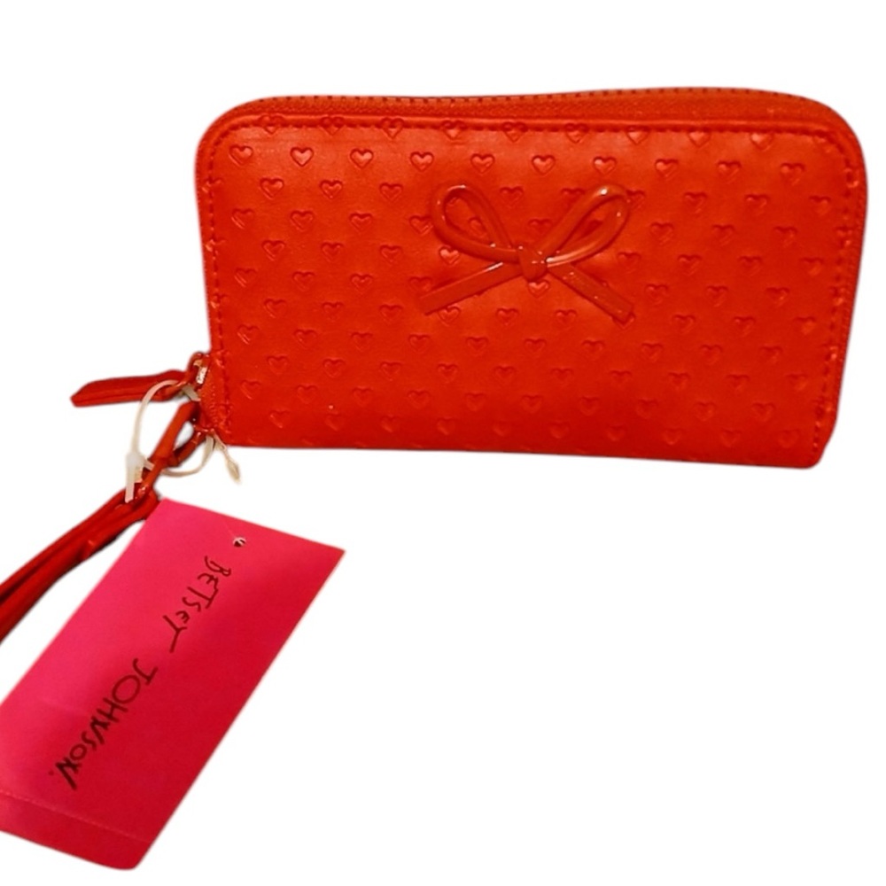 NWT Betsey Johnson Red Heart Embossed Bow Zip Around Wallet Wristlet